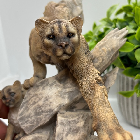 Mill Creek Studios “Maternal Refuge” Lion Cat Cougar Puma Sculpture, 1994 - Picture 9 of 17